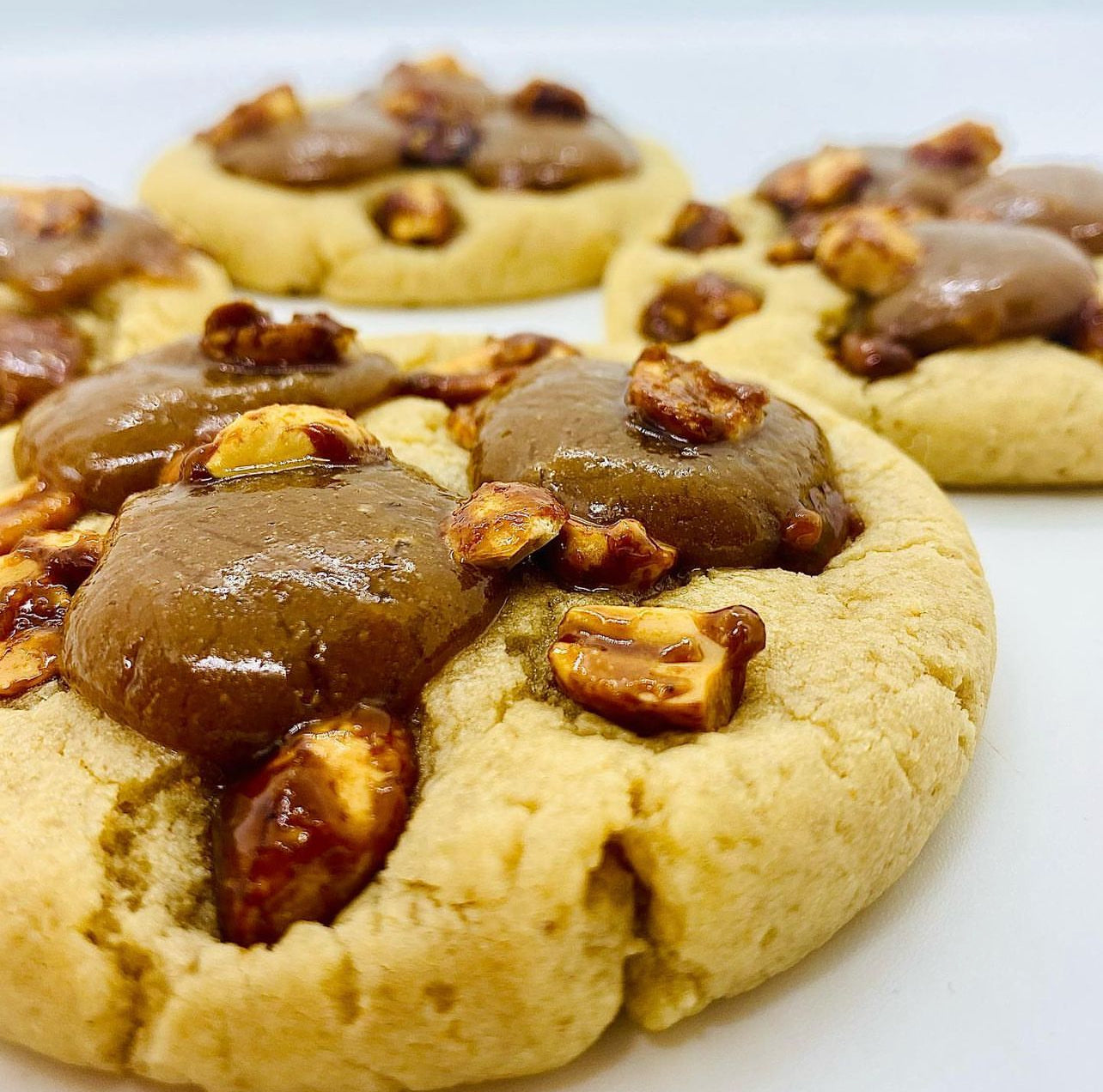 Gourmet caramelised peanut cookies